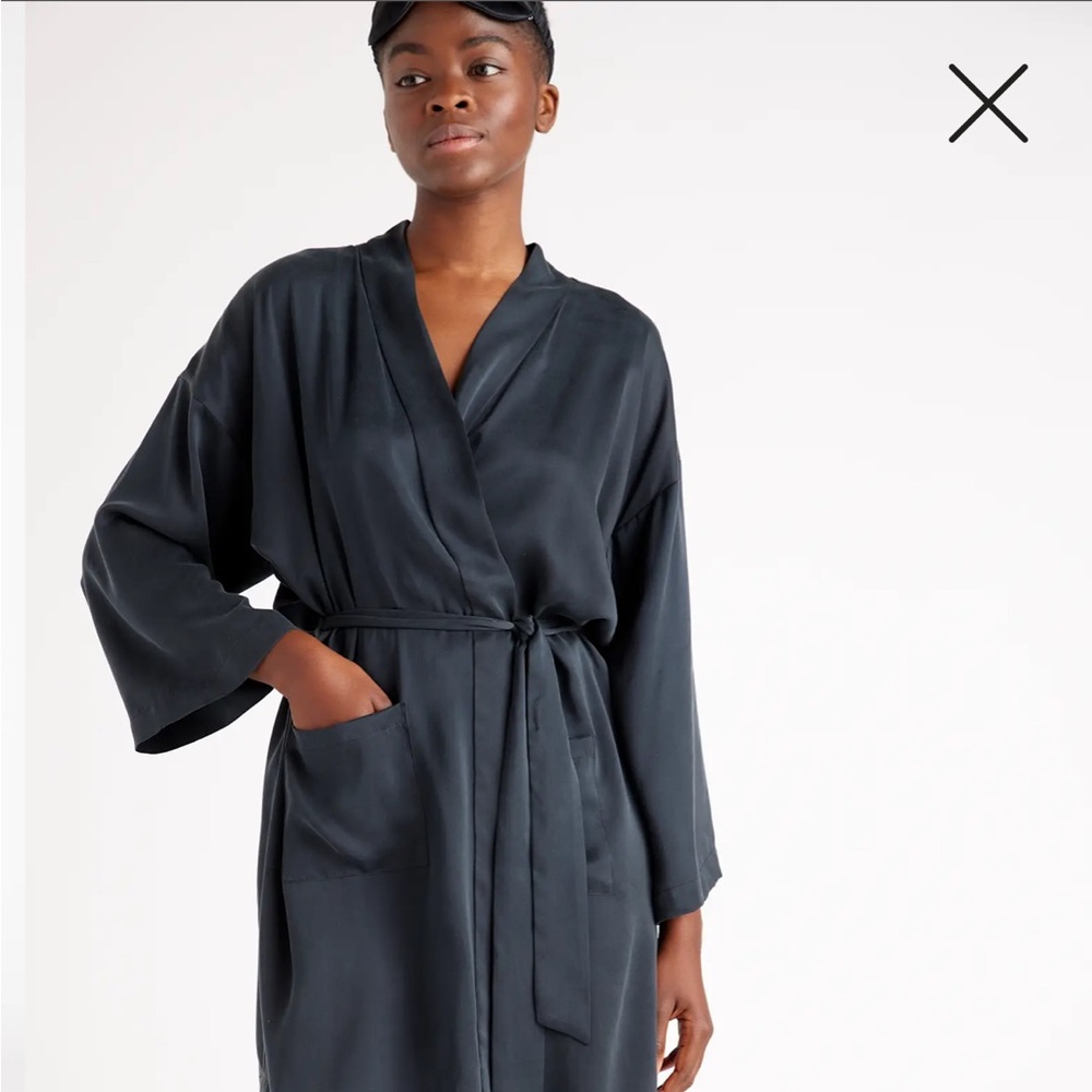 NWT Quince Silk Robe